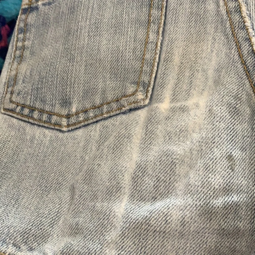 Old Navy light blue distressed denim shorts Size 7